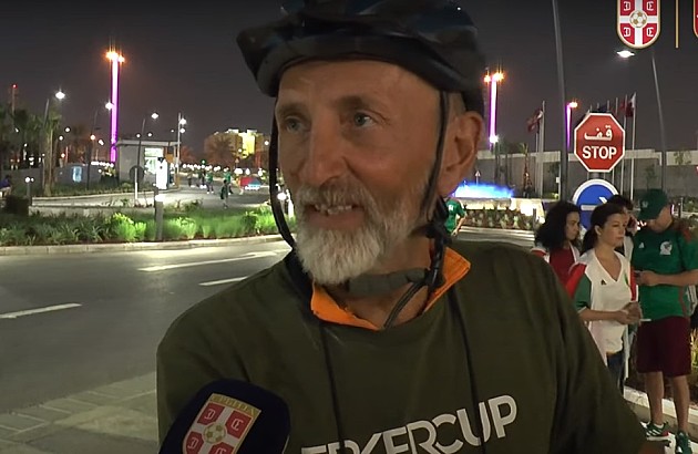 Novosađanin četiri meseca na biciklu putovao do Katara da bi podržao fudbalere Srbije