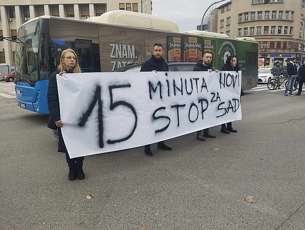 Novosađani i ovog petak zastali na 15 minuta za 15 poginulih