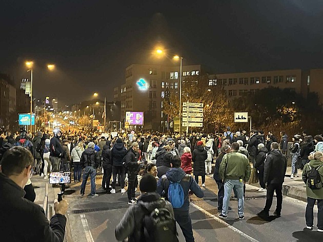 U toku blokada Varadinskog mosta, neki aktivisti privedeni pred početak protesta