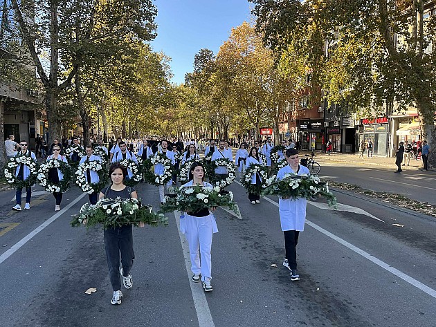 Šesnaestominutnom tišinom odata pošta stradalima u padu nadstrešnice 