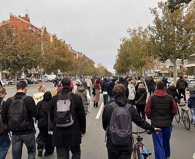 Protest podrške prevozniku Jaćimoviću: Studenti i građani blokiraju MAS i raskrsnicu kod železničke stanice 