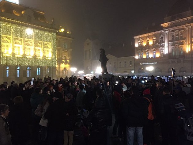 Više od 200 novinara protestom tražilo Gašićevo smenu