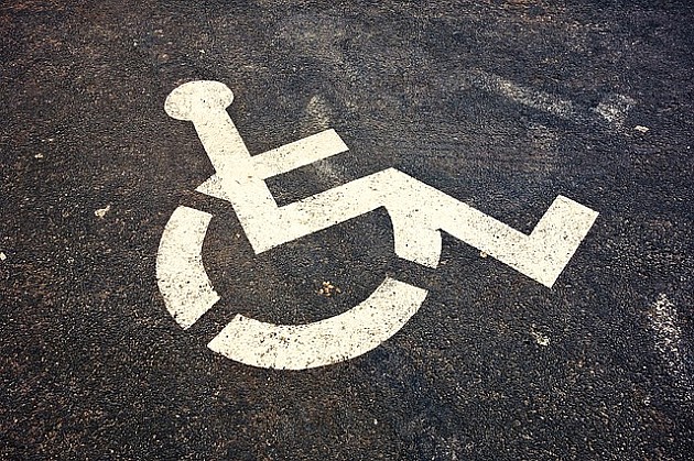 Izdavanje novih nalepnica za vozila osoba sa invaliditetom 