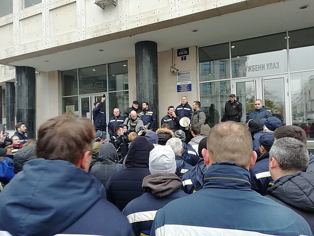 Protest radnika i radnica Pošte u Novom Sadu, suspendovani svi poštari 