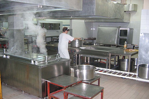  Studentski centar priprema obroke za kovid bolnicu na Novosadskom sajmu