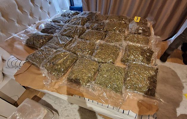 Novosađani „pali“ sa 130 kilograma marihuane