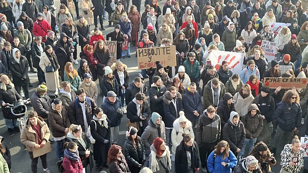 Studenti "smenili" gradonačelnika i predsednicu skupštine, "položili" policijsku zakletvu