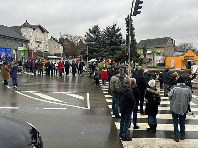 15 minuta tišine i danas, blokiran saobraćaj na Telepu i u Sremskoj Kamenici  