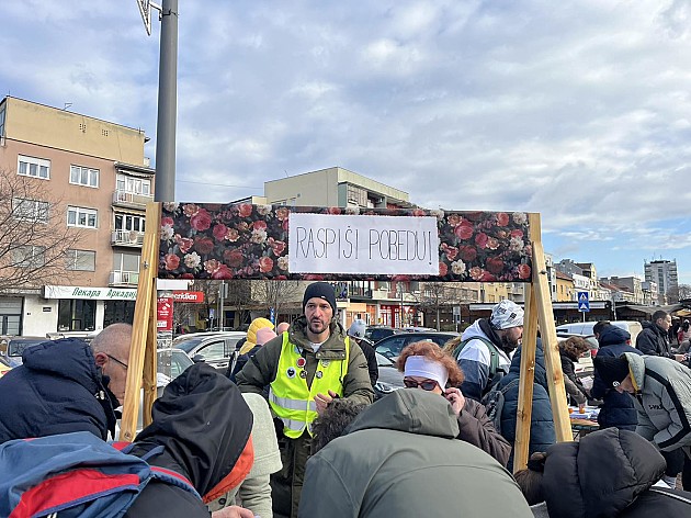 Novosađani masovno potpisuju podršku raspisivanju izvora