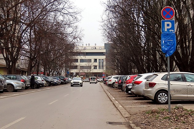 Počinje naplata parkinga u ulicama oko Bloka 8 u Petrovaradinu 